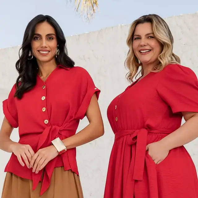 Blusa Vermelha com Botões